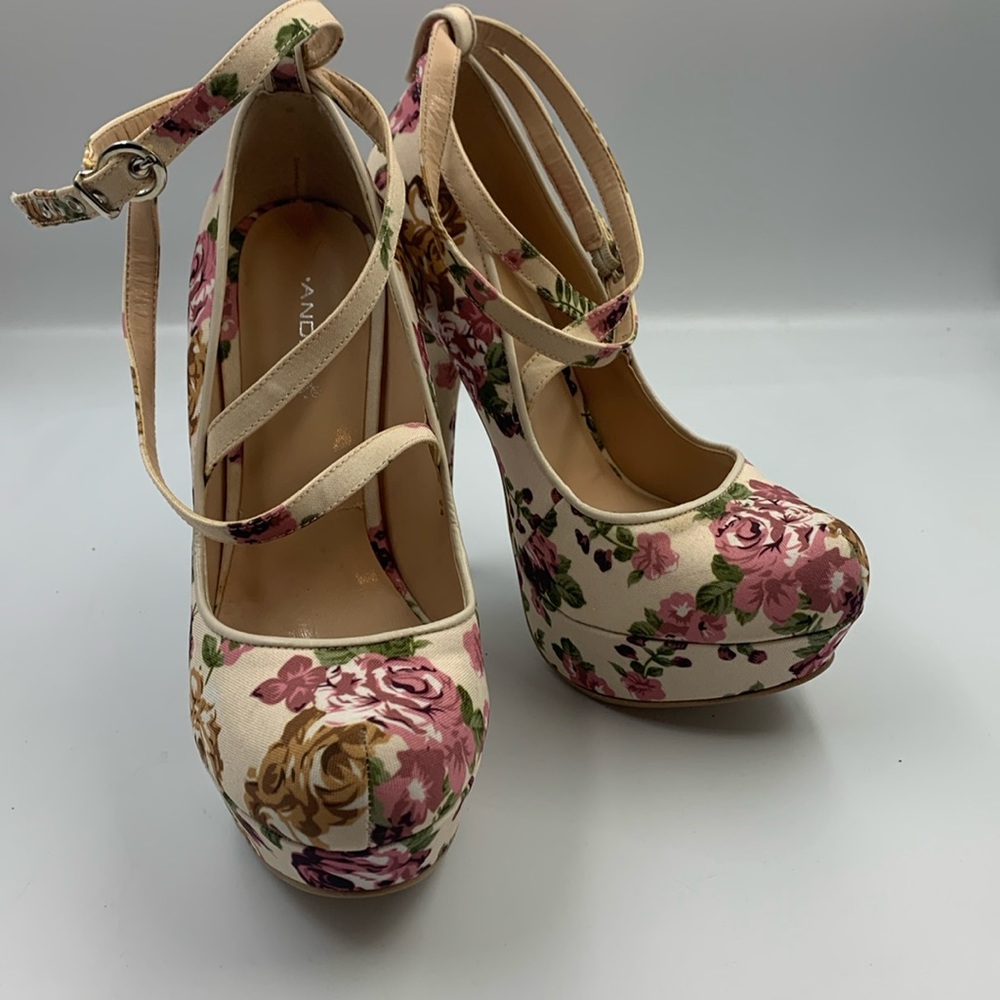 Stiletto pumps.